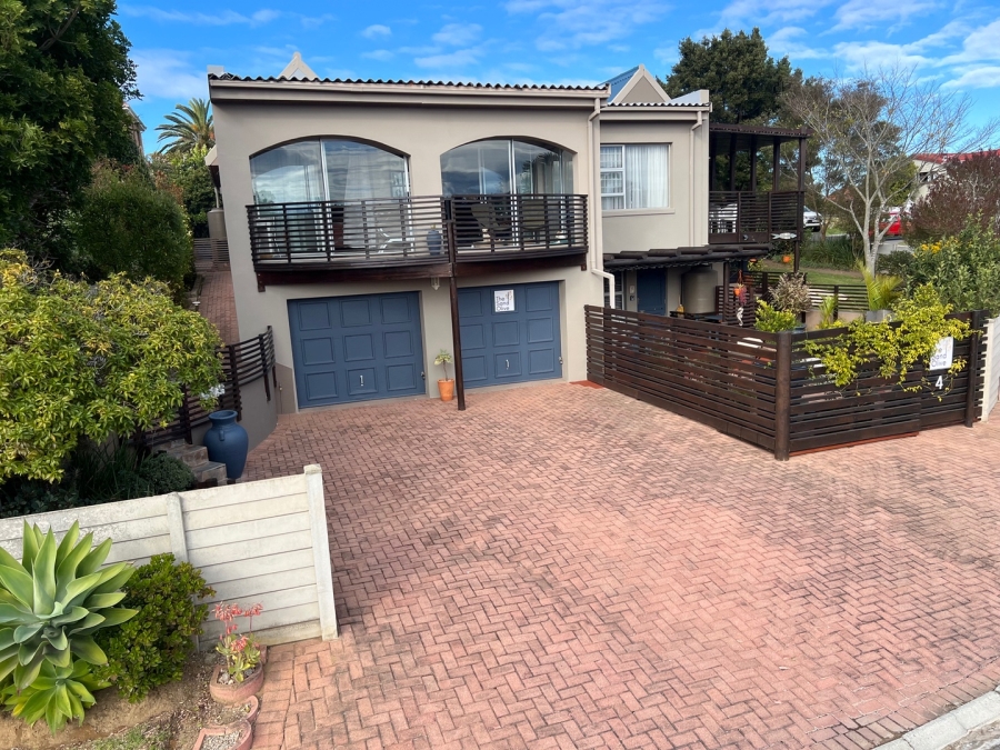 4 Bedroom Property for Sale in Herolds Bay Western Cape